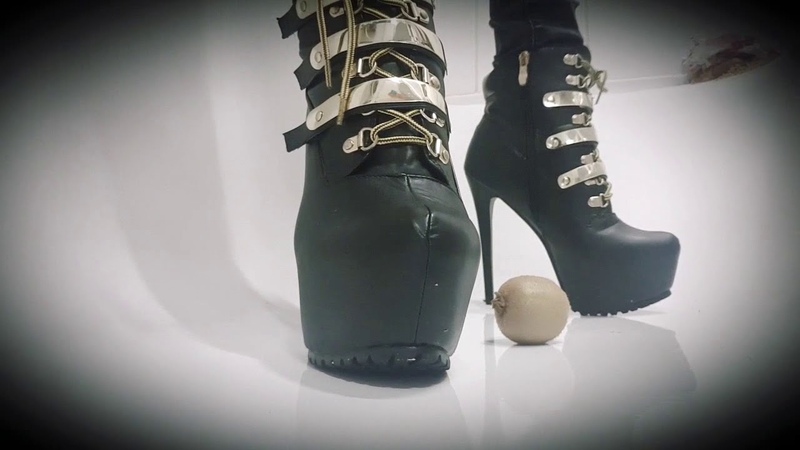 Kiwi Crush fetish (brutal boots)