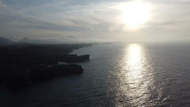 Полет над океаном. Flying over Ocean Сoast Ambient Drone Film 4 K