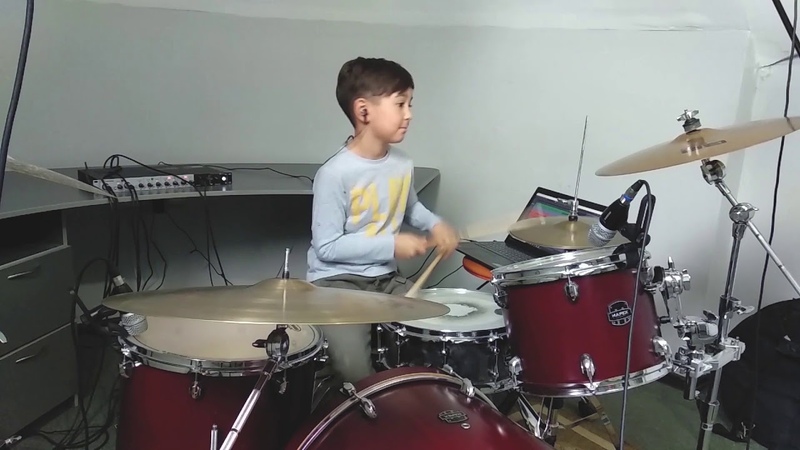 Alice Merton No Roots drum cover by 10 years old