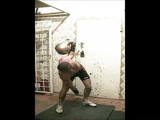одной рукой поднял гирю больше своего веса #гиря #kettlebell #bentpress #выкручивание
