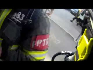 Горит квартира на 4 этаже, 4 хода на выезд.