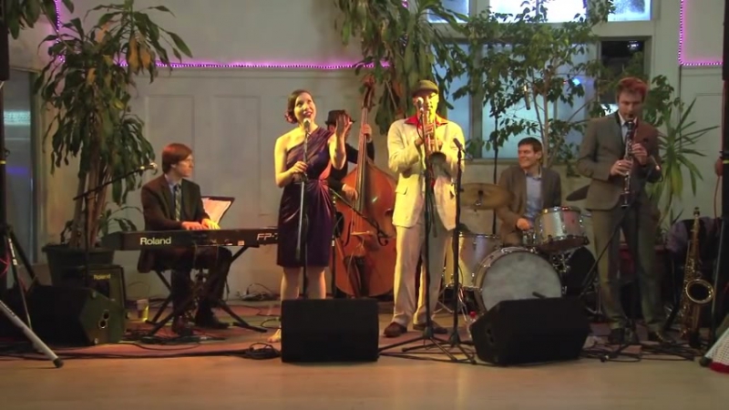 Skye Humphries Naomi Uyama performing at Uptown Swing Dance with the Gordon