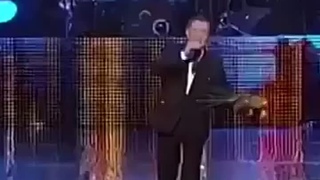 Какой красивый голос! Песня великолепная, исполнение шикарное!