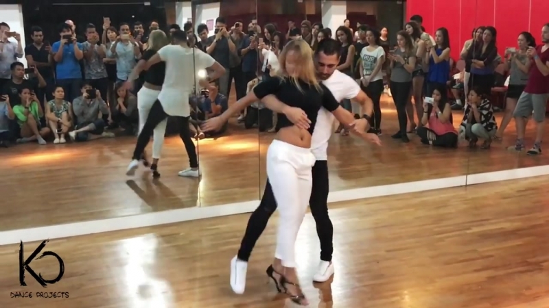 Kiko Christina Bachata Sensual in Singapore Felices los 4, Maluma DJ